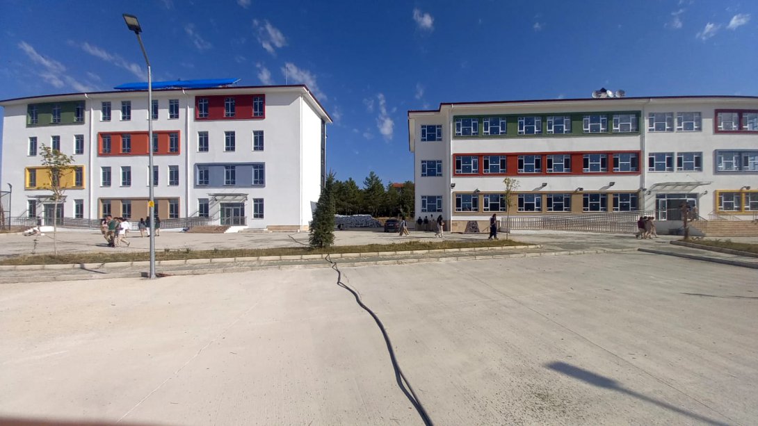 Baskil Anadolu Lisesi Yeni Binasında Hizmet Vermeye Başladı