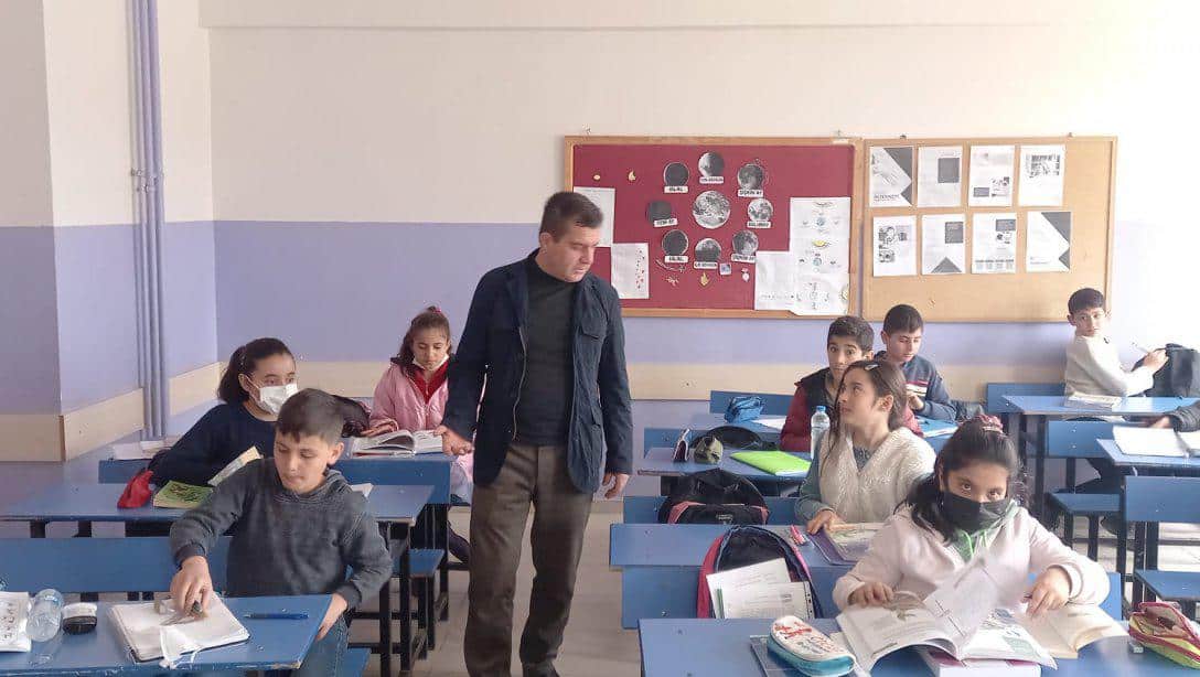 İlçe Millî Eğitim Müdürümüz Oktay KARAYIL ve Şube Müdürümüz Orhan SEVEN, Şehit Tahsin Gerekli Ortaokulu ve Büyük Pınar ilkokulunu ziyaret ettiler.